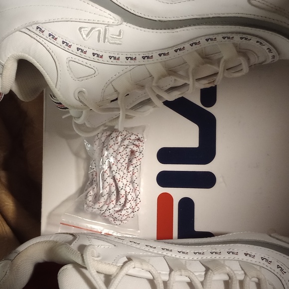 FILA - Picture 2 of 4